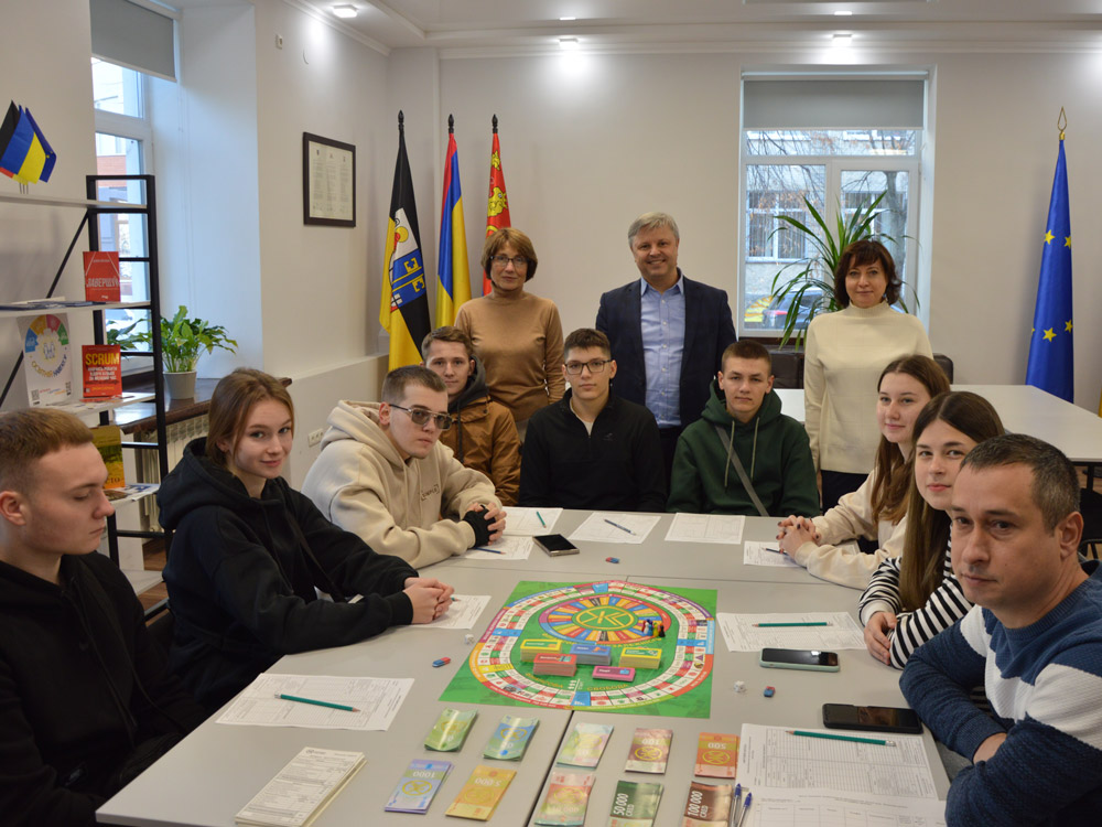 Участь студентів кафедри менеджменту та підприємництва у діловій грі з економіки «Життєвий капітал» за запрошенням  КП «Центр підтримки підприємництва Кропивницької Міської Ради»